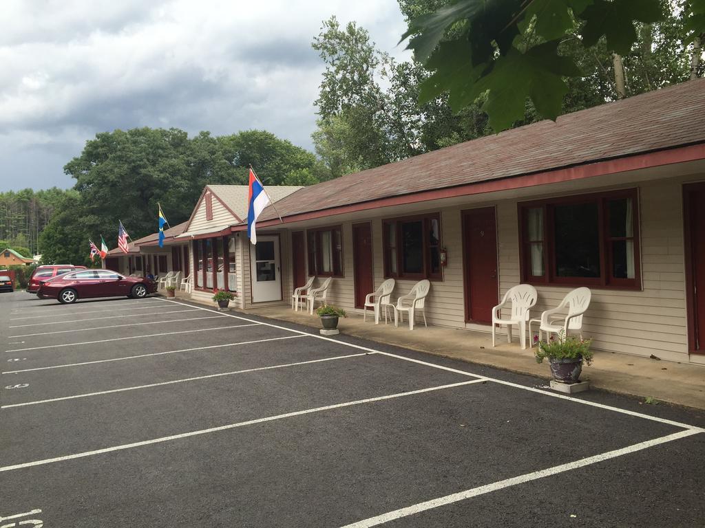 Luzerne Court Motel レイク・ルザーン エクステリア 写真