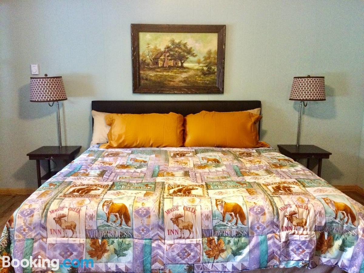 Luzerne Court Motel レイク・ルザーン エクステリア 写真